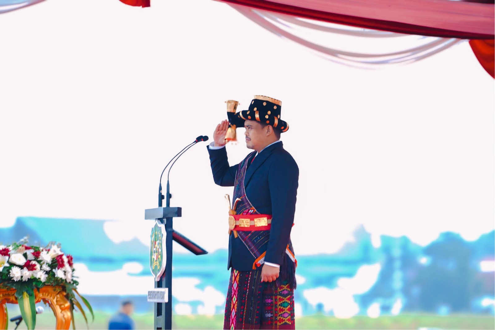 Berbusana Adat Mandailing, Bobby Nasution Pimpin Upacara HUT ke-79 Kemerdekaan RI