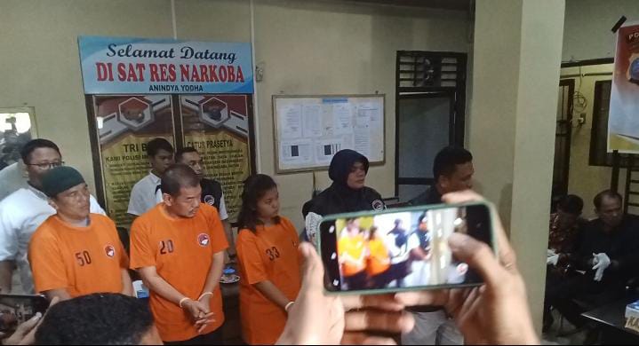 Satnarkoba Polres Asahan melakukan pemusnahan Barang Bukti Narkoba dan 3 Orang jadi Tersangka