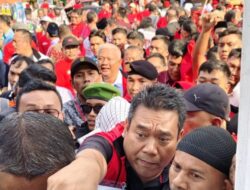 Massa Pendukung Paslon Cagub Cawagub Edy– Hasan Tumpah Mencoba Seruduk Gedung KPU Sumut