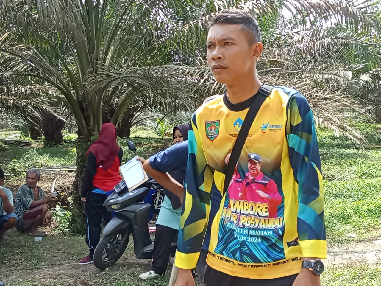 Kepala Desa Teluk Dalam Gelar Kegiatan Jum'at Bersih