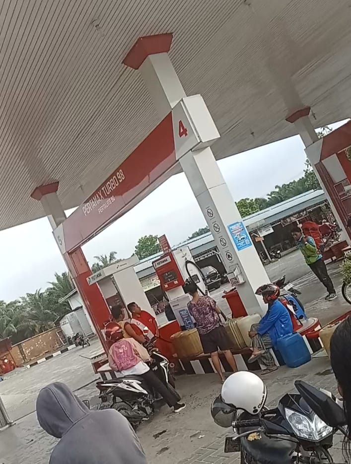 Diduga Kuat SPBU 14.212.274 Sei Balai Batu Bara Jual Petralite Ke Jerigen