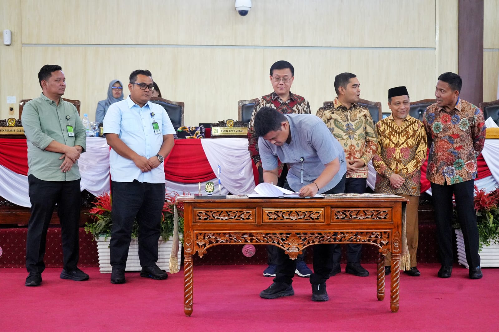 R.APBD Kota Medan 2025 Disahkan, Bobby Nasution Minta Harus Tumbuh dan Berkembang Perekonomian Kota