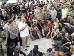 Menuntut Perbaikan jalan warga Asahan melakukan Pemblokiran pintu masuk tol Kisaran – Indrapura