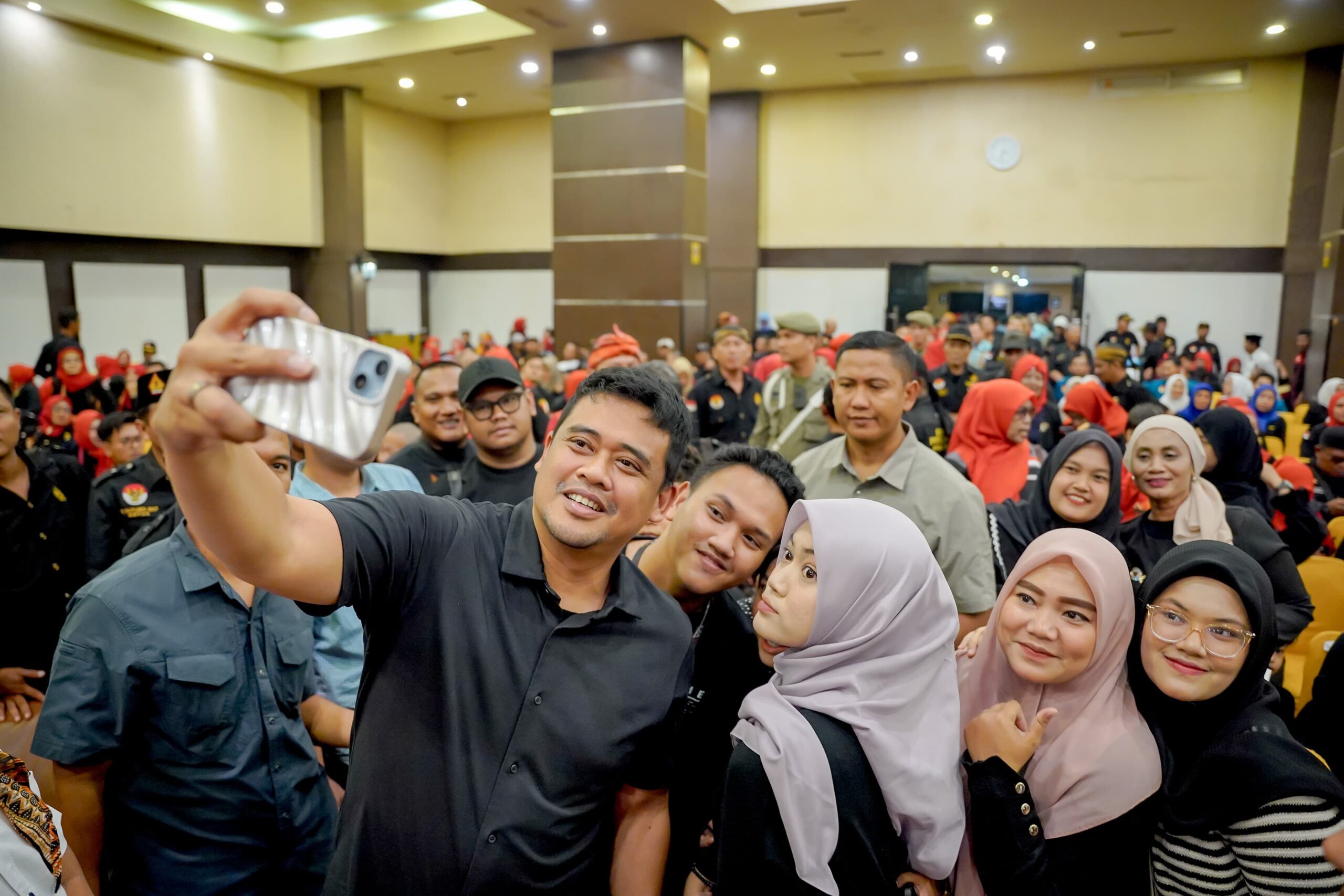 Hadiri Milad Pendawa, Bobby Nasution Disambut Antusias