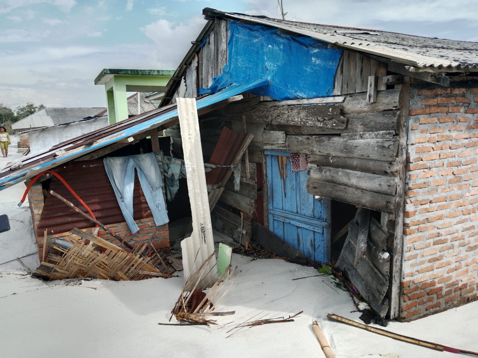 Dua Hari Berturut-turut, Gelombang Pasang Porak-porandakan Ratusan Rumah di Bagan Kuala