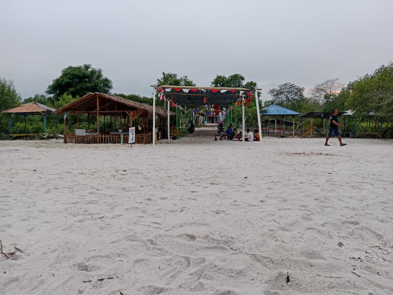 Bersih dan Siap Dikunjungi, Pantai Merdeka Bagan Kuala Kembali Buka Usai Banjir Rob