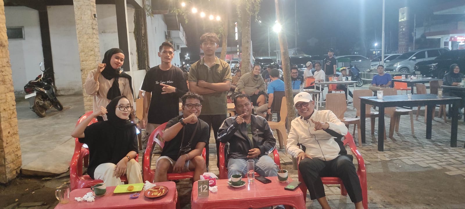 Kesederhanaan Darma Wijaya Saat Nobar di Garage Cafe Tuai Pujian