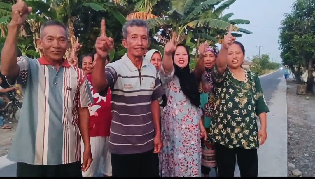 Impian Warga Desa Tanah Merah Terwujud, Jalan Mulus Sejak Tahun 90-an Akhirnya Dibangun