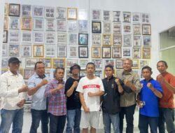 Di Jumat Barokah, Ketua Pewarta Berbagi Beras pada Warga Kurang Mampu dan Anggota