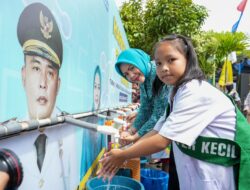 Plt Ketua TP PKK Medan Gelar Aksi Cuci Tangan Pakai Sabun dengan Bersama Siswa