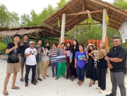 Mahasiswa KKN USU Sulap Limbah Cangkang Kerang Jadi Souvenir Khas Pantai Merdeka
