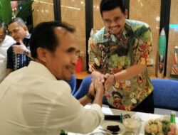 Jabat Tangan Zulkifli Lubis SH, Bobby Nasution Timbulkan Pertanyaan