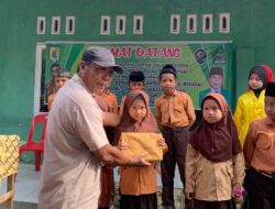Meriah! Kepala Desa Pematang Cermai Beri Apresiasi untuk Siswa Berprestasi di MIS