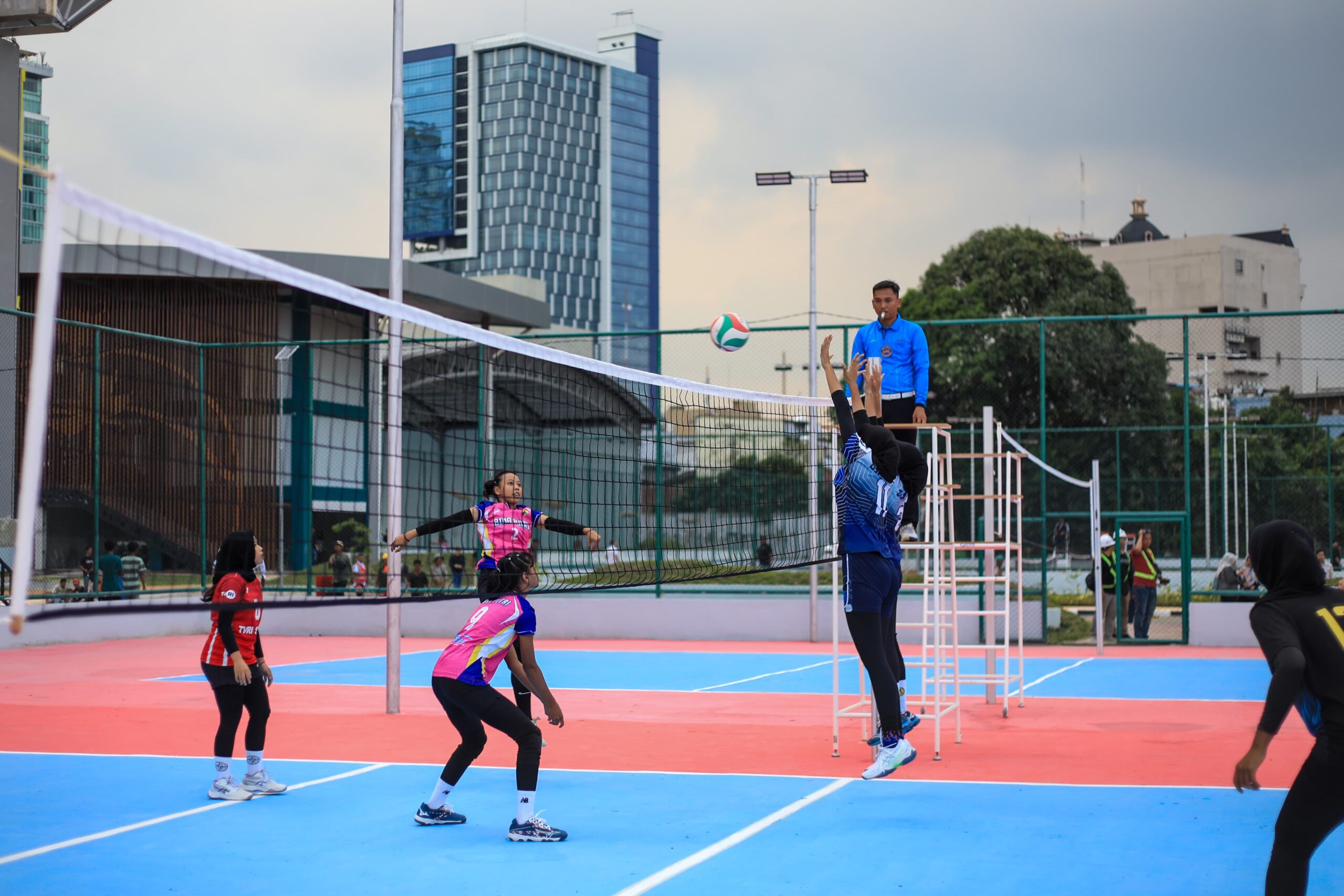 Separuh Fasilitas Rampung, Warga Medan Mulai Ramai di Kebun Bunga