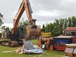 Polres Asahan sesuai Arahan Presiden RI.Musnakan Puluhan Mesin Judi Game Zone (Tembak Ikan) di halaman Mako Polres Asahan