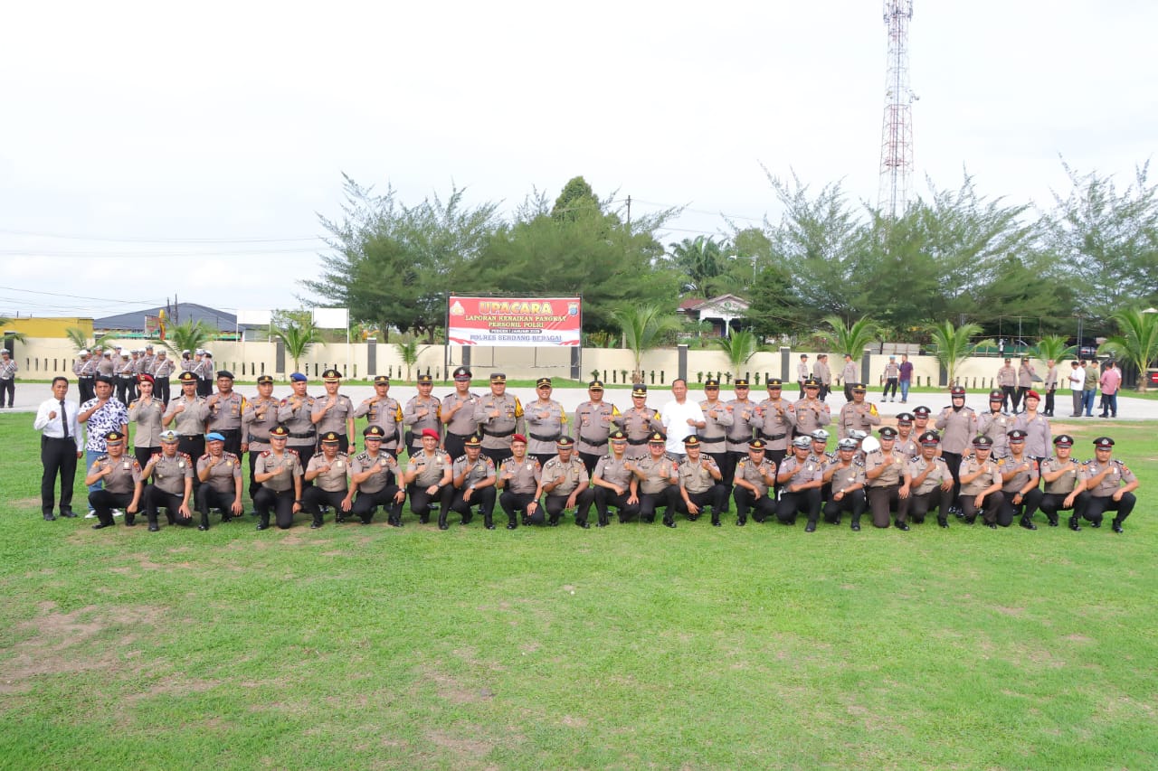 Polres Sergai Gelar Upacara Laporan Kenaikan Pangkat 36 Personel