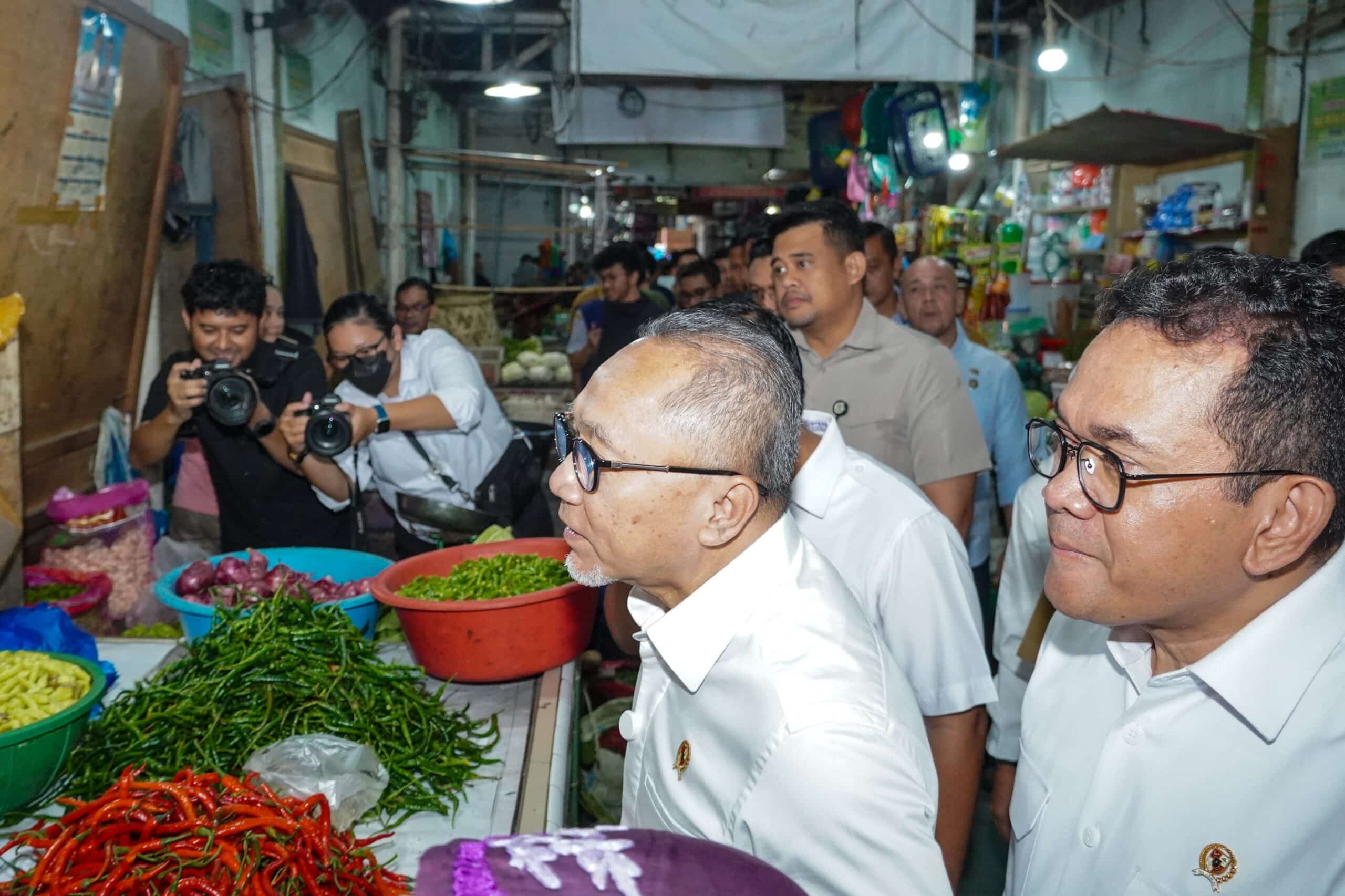 Bobby Nasution Bersama Menko Bidang Pangan dan Mendag Pantau Harga Bahan Pokok di Pasar Sei Sikambing