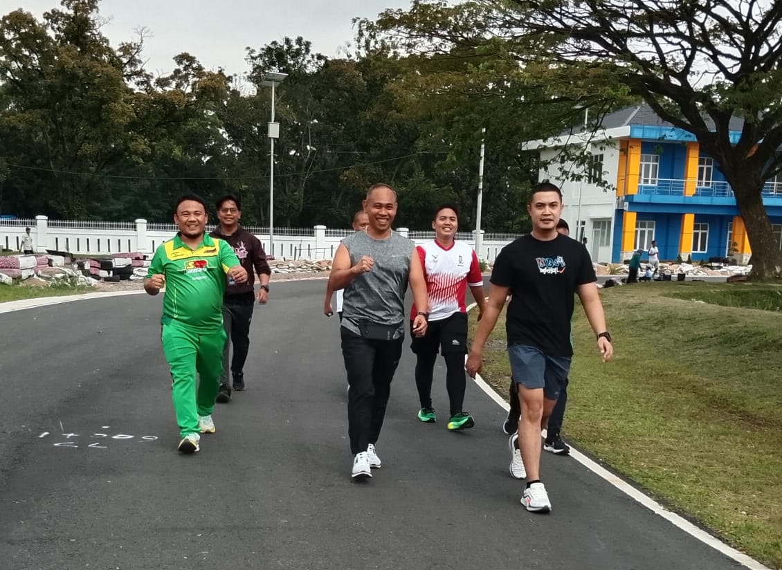 Mahfuddin Galakkan Jalan Sore Pada ASN di Sport Center Medan Estate