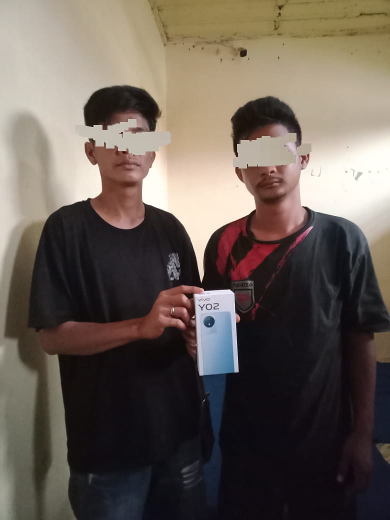 Bobol Atap Rumah Warga,Dua Pelaku Berhasil Diamankan