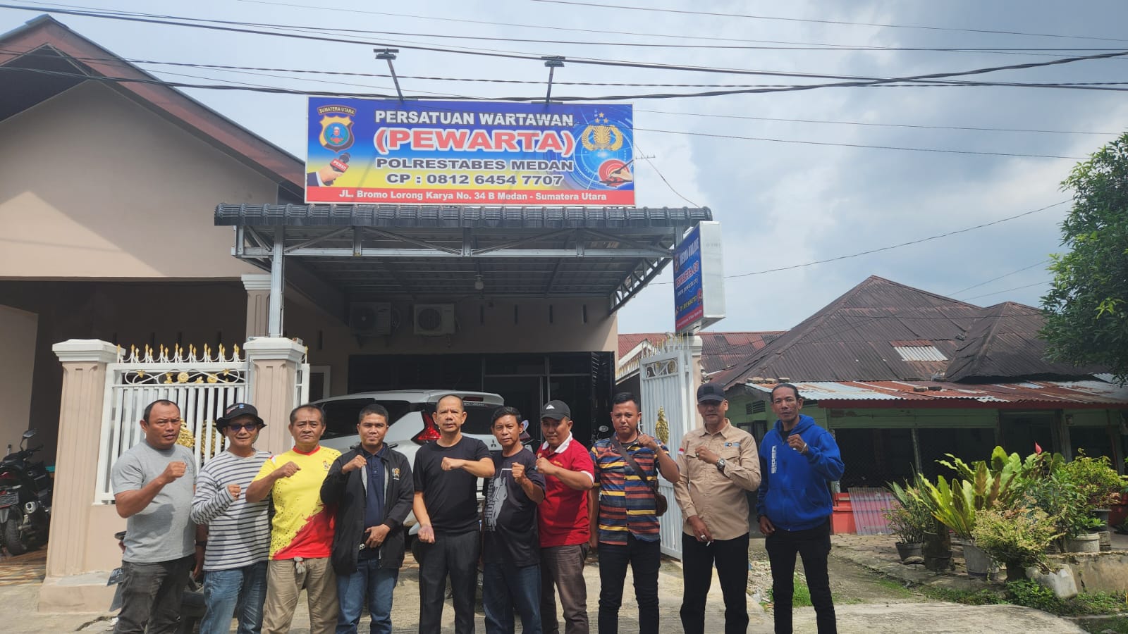 Jumat Barokah Terus Berlanjut, Ketua Pewarta Bagikan Beras pada Pengurus dan Anggota