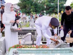 Ziarah ke Makam Orangtua, Zakiyuddin Harahap Sebut Berkat Doa dan Perjuangan Almarhumah Dirinya Berada di Titik ini