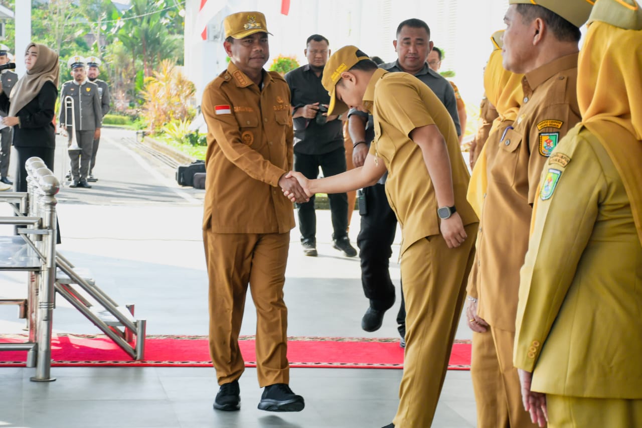 Bupati Sergai Pimpin Apel Gabungan, Tegaskan Komitmen Pelayanan dan Program Gizi Gratis