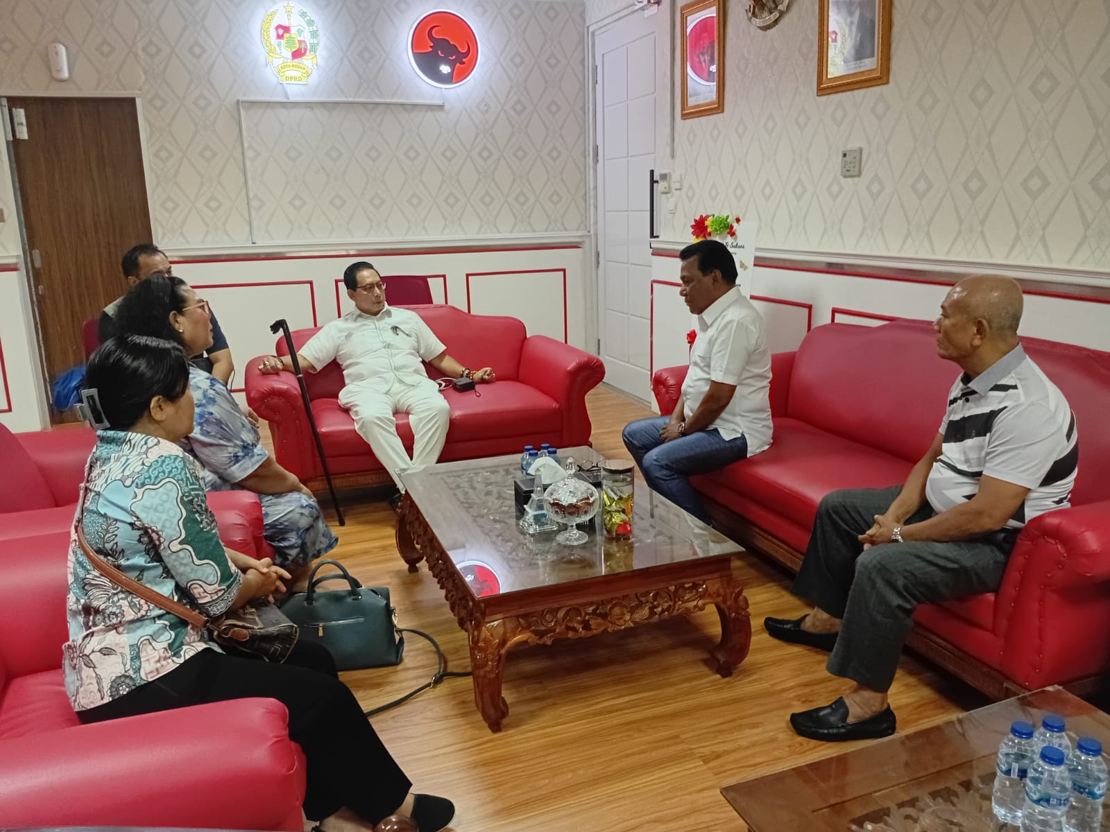 Ketua DPRD Medan Terima Kunjungan Pengurus PGRI Medan