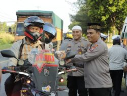 Kapolres Sergai Berbagi Takjil, Ingatkan Keselamatan Berlalu Lintas di Bulan Ramadhan