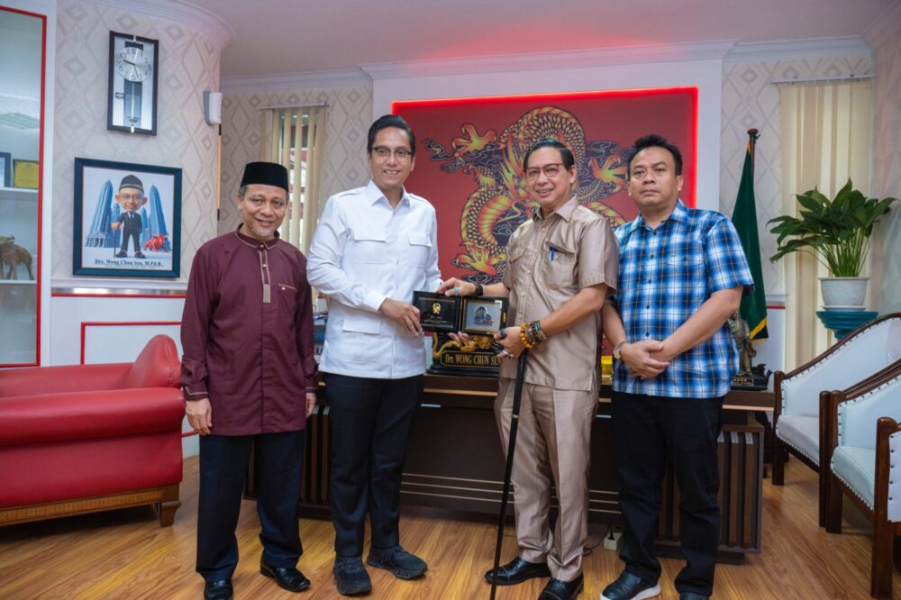 Silaturahmi dengan DPRD, Rico Waas Ajak Bersama Bangun Medan