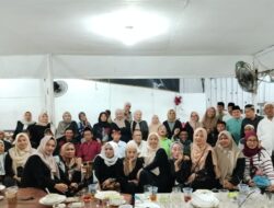 Silaturahmi IKAL SMPN XI Angkatan 87 Medan Bukber dan Berbagi Pada Anak Yatim