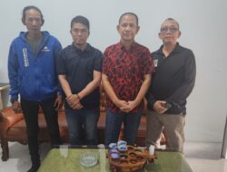 Diakhir Ramadan 1446 H, Ketua Pewarta Berbagi Sembako di Jumat Barokah