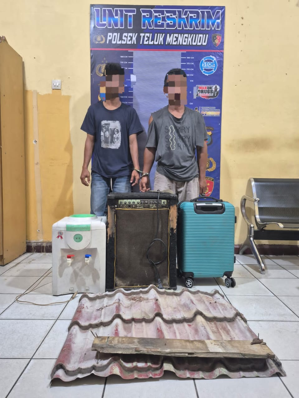 Tak Terbendung Amukan Massa, Polsek Teluk Mengkudu Berhasil Amankan Pelaku Pembobolan Kios