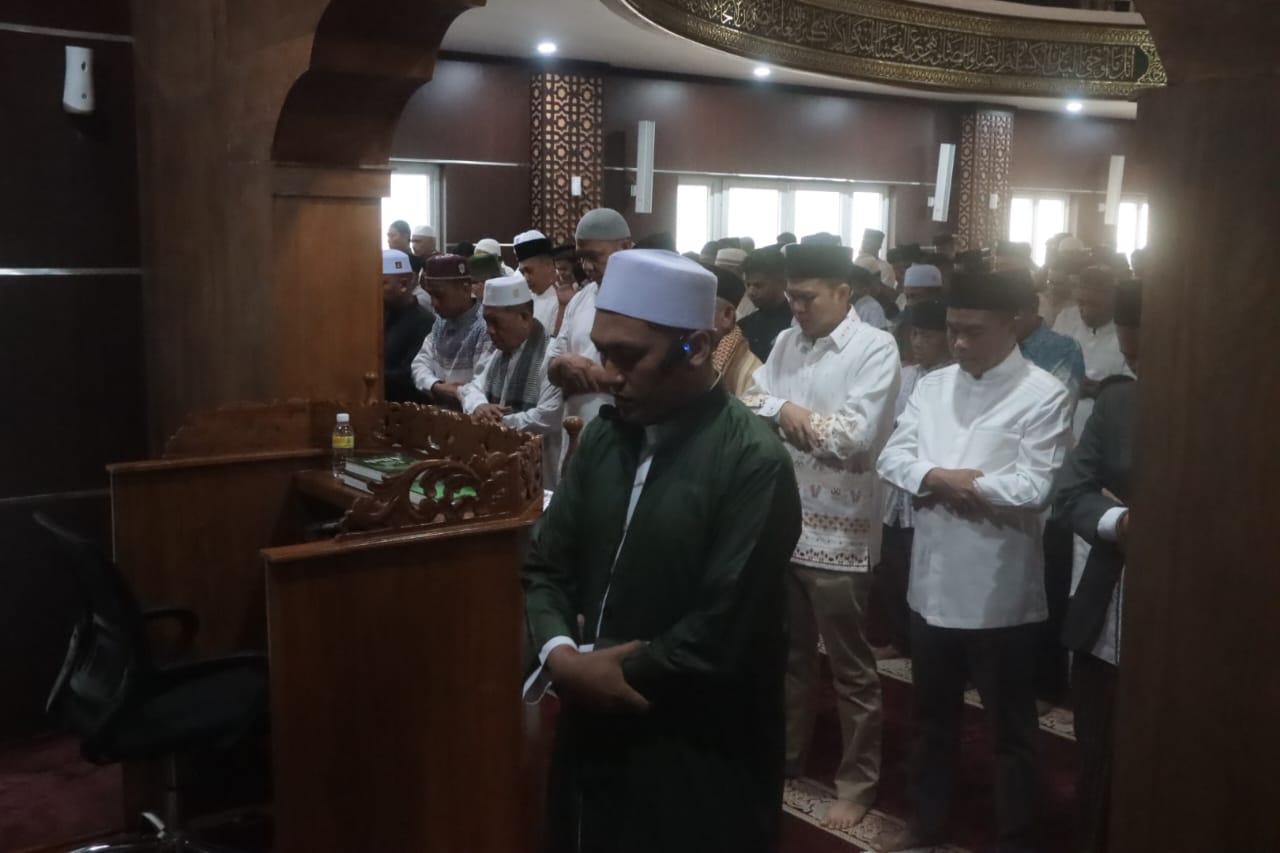 Bupati dan Wabup Sergai Salat Id Bersama Warga, Serukan Silaturahmi dan Persatuan