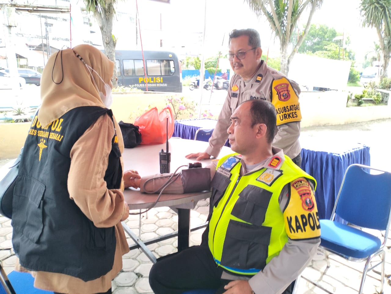 Pastikan Kesehatan Anggota, Polres Sergai Terjunkan Tim Dokkes ke Pos Pengamanan Ops Ketupat Toba 2025