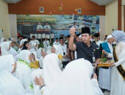Tepung Tawari 2.635 Calon Jamaah Haji, Rico Waas Titipkan Pesan Jaga Kesehatan Dan Doakan Kota Medan