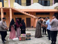 Polsek Pantai Cermin Berbagi di Pondok Tahfiz