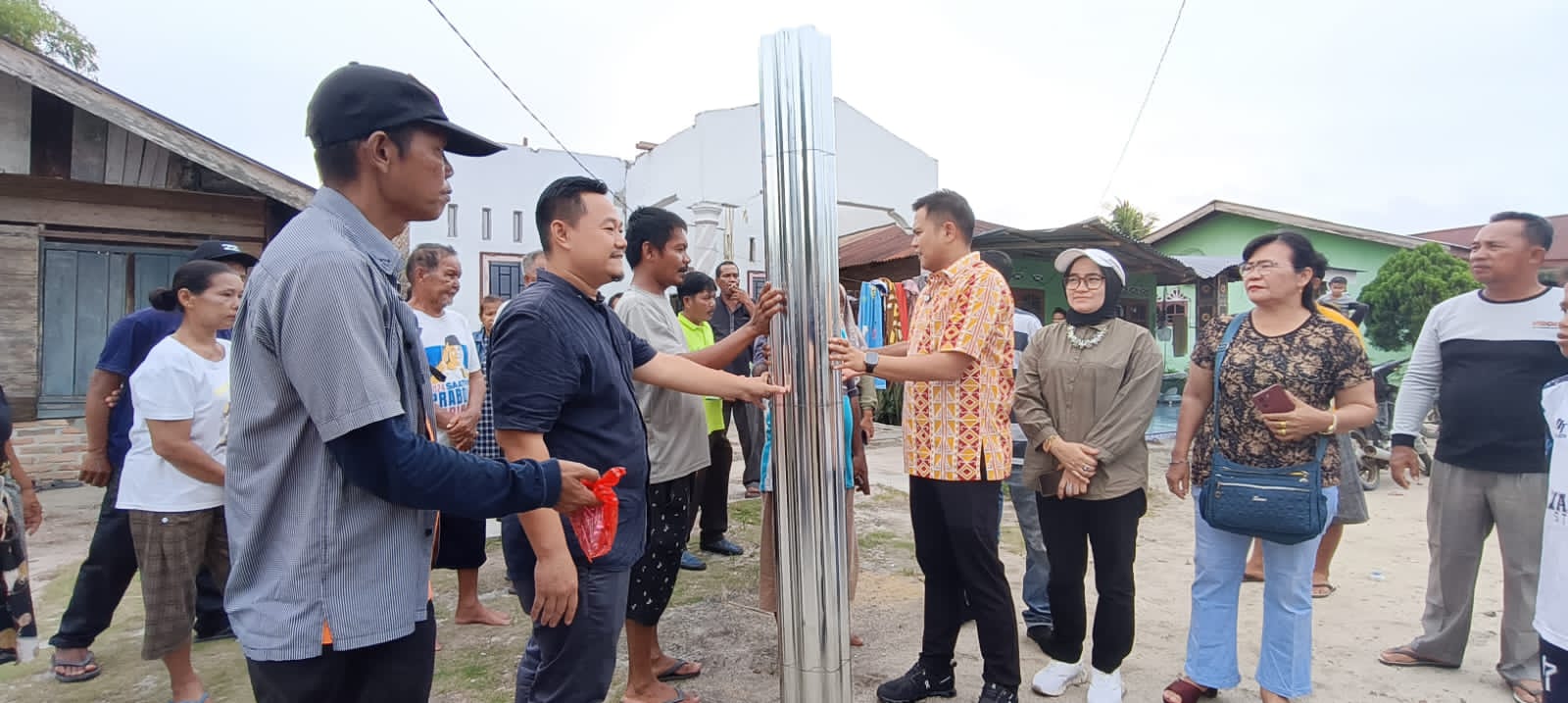 Puting Beliung Terjang Sergai, Wabup Salurkan Bantuan