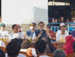 Rico Waas Minta Perusahaan di Belawan Pekerjakan Warga Setempat