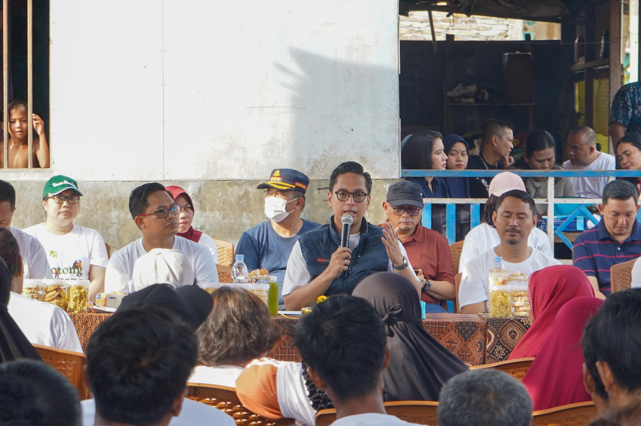 Rico Waas Minta Perusahaan di Belawan Pekerjakan Warga Setempat