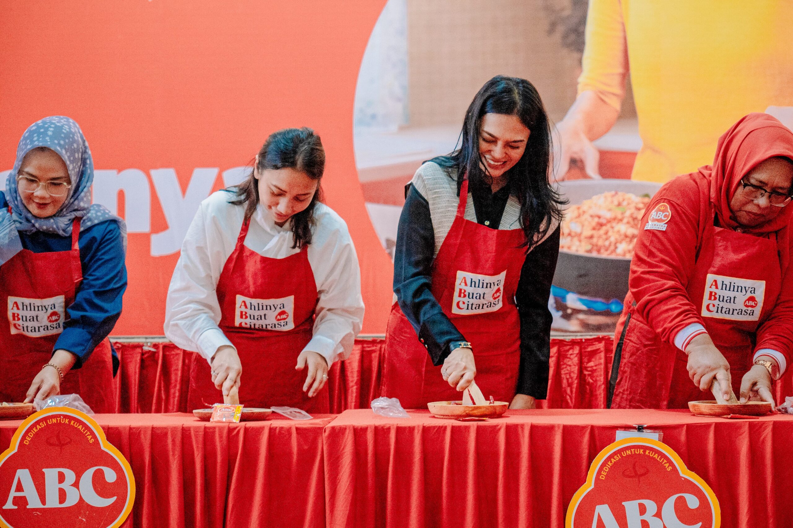 TP PKK Kota Medan Ikut Lomba Kreasi dan Memasak, Ny Airin Rico