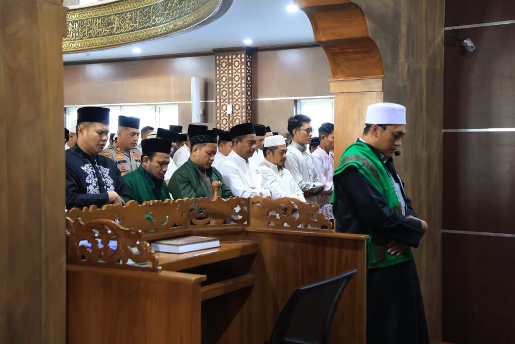 Ribuan Warga Padati Masjid Agung Sergai
