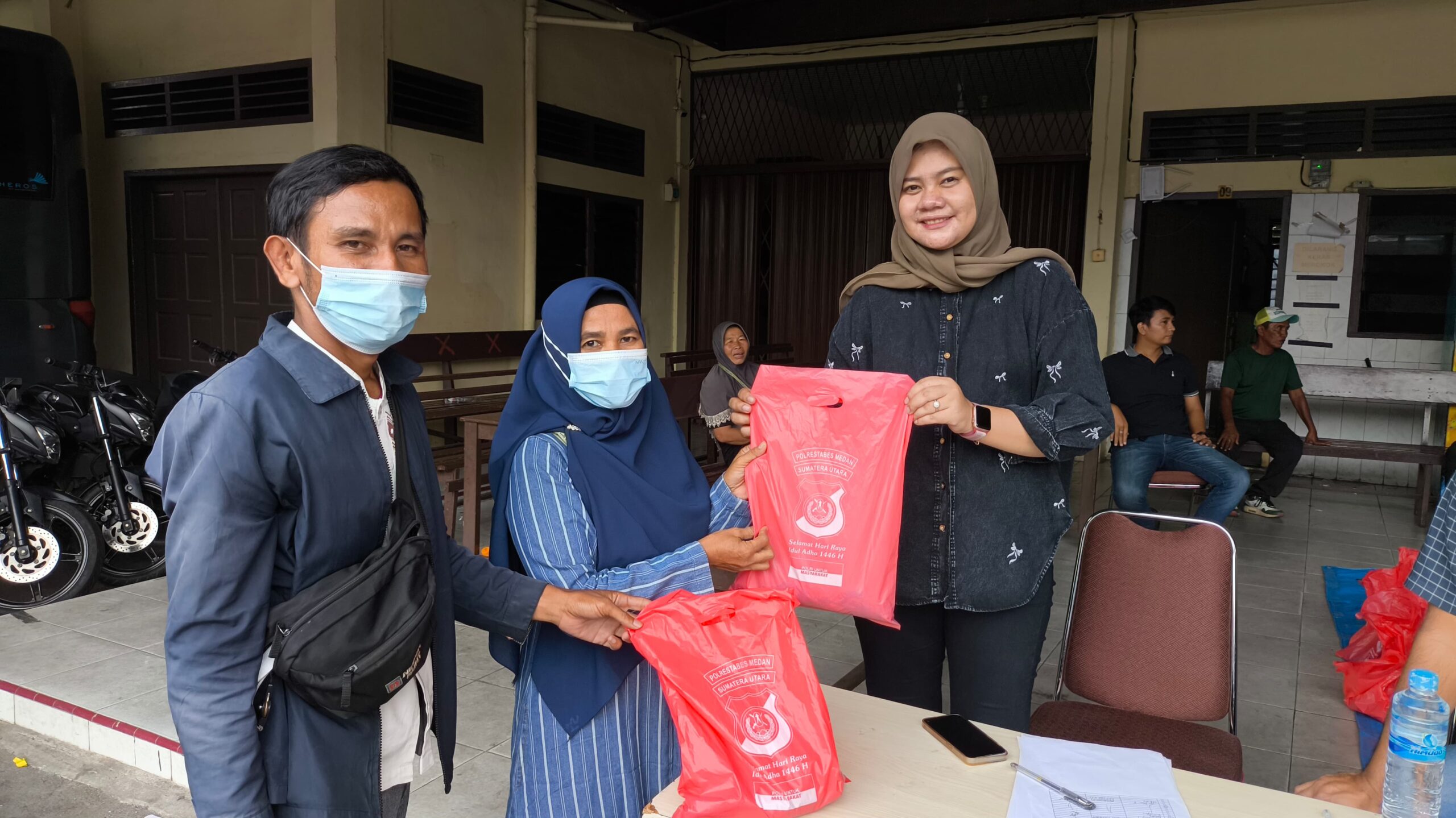 Polrestabes Medan Bagikan Daging Qurban, Kombes Gidion: Polri untuk Masyarakat