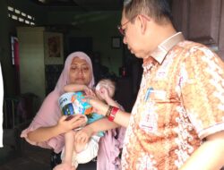 Hari Lahir Pancasila, Ketua DPRD Kota Medan Berikan Susu dan Vitamin Gratis Bagi Balita Stunting