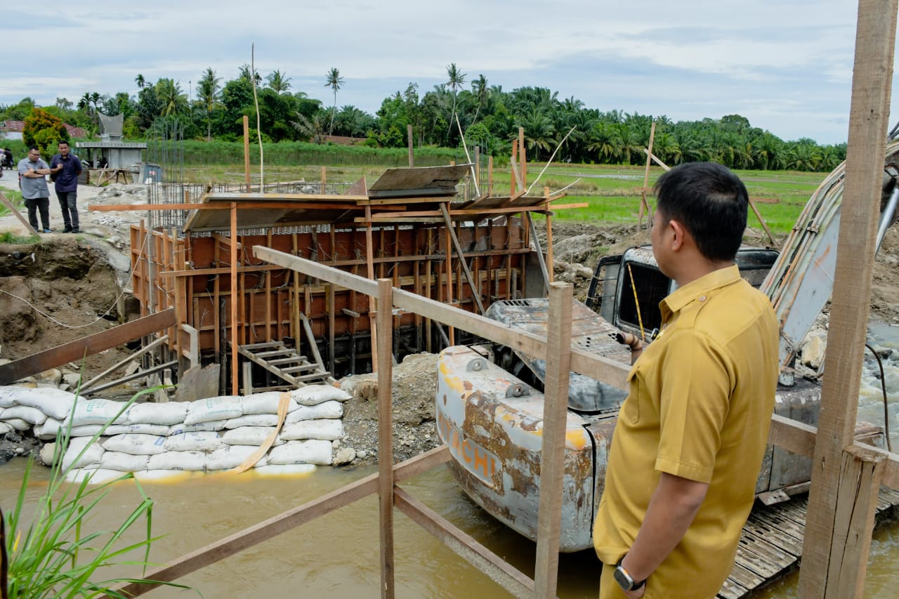 Warga Desa Banten Lega, Jalan Penghubung Kini Mulus Beraspal