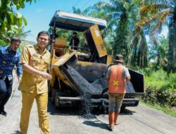 Wabup Adlin Tambunan Tinjau Pembangunan Jalan di Kecamatan Bintang Bayu dan Pantai Cermin