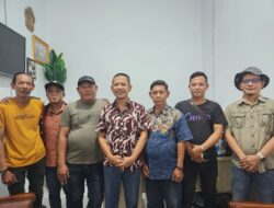 Tebar Kebaikan di “Jumat Barokah”, Ketua Pewarta Terus Berbagi Sembako