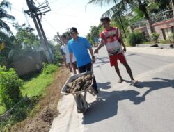 Wabup Sergai Adlin Tambunan Turun Langsung Bantu Gotong Royong di Dusun Mangga