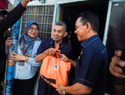 Wakil Walikota Medan Serahkan Bantuan Ke Korban Puting Beliung