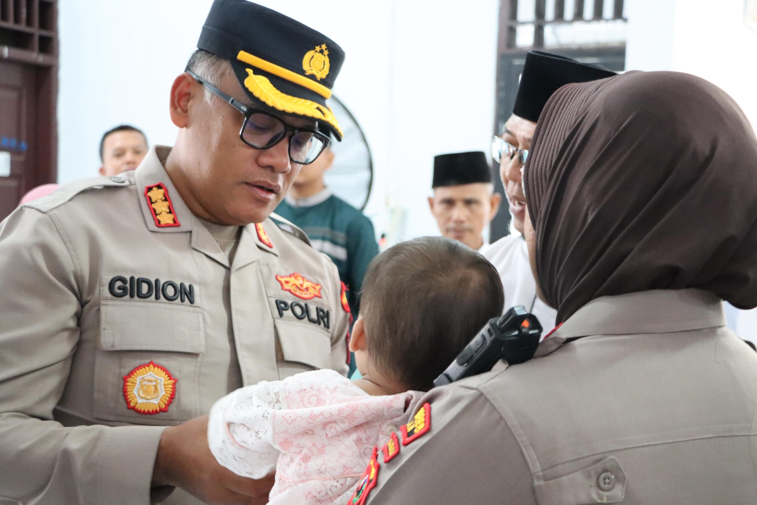 Polrestabes Medan ‘Kita Peduli Kita Berbagi’ di Panti Asuhan Bayi Sehat Muhammadiyah