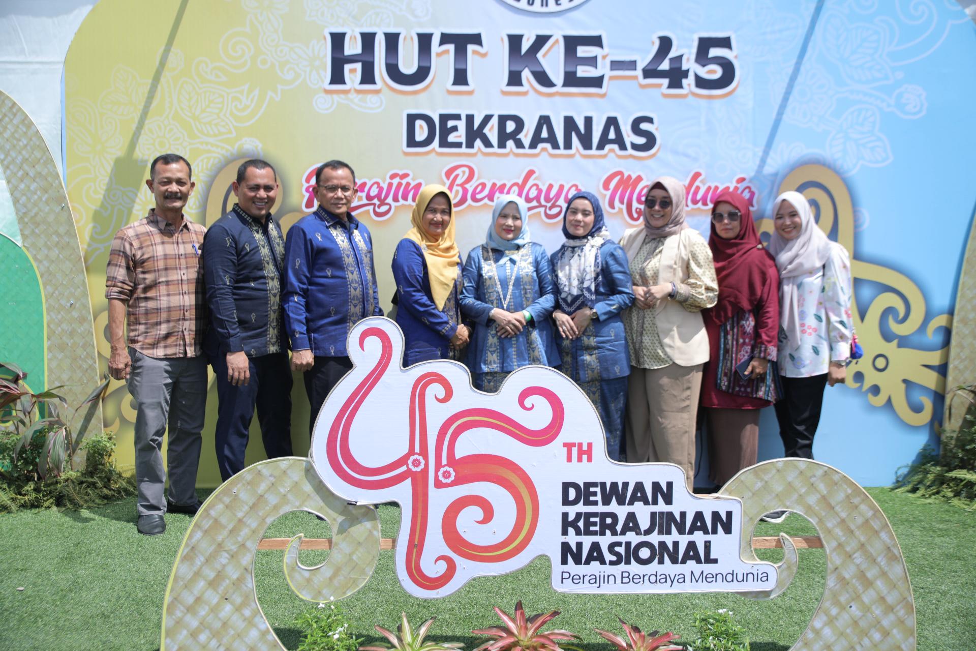 Ketua dan Wakil Ketua Dekranasda Kabupaten Asahan Ikuti Semarak HUT Ke-45 Dekranas